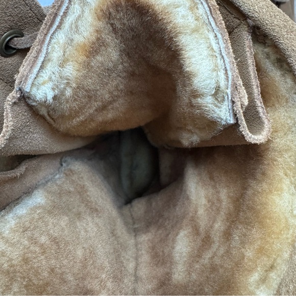 LL Bean tall suede tan moccasin boots shearling lined lace up w fringe. Sz 7.5 - Picture 12 of 14